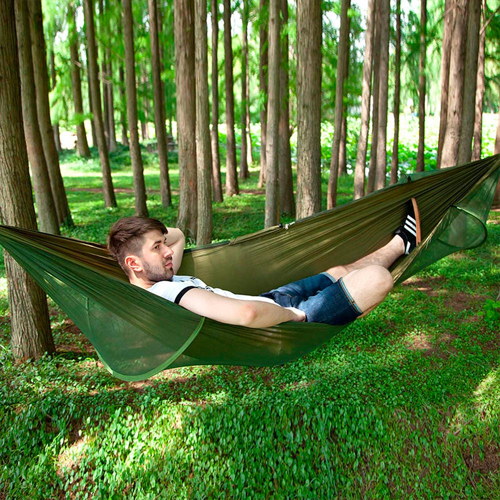 Hamaca portátil para camping con mosquitero – Comodidad y protección