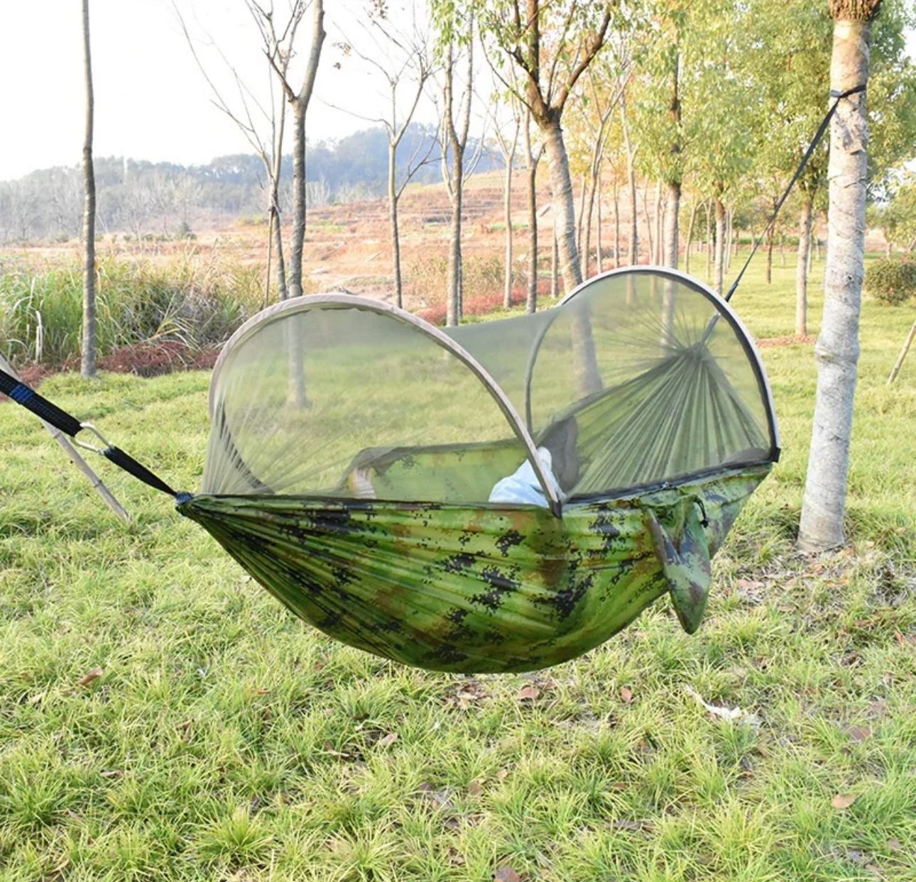 Hamaca portátil para camping con mosquitero – Comodidad y protección